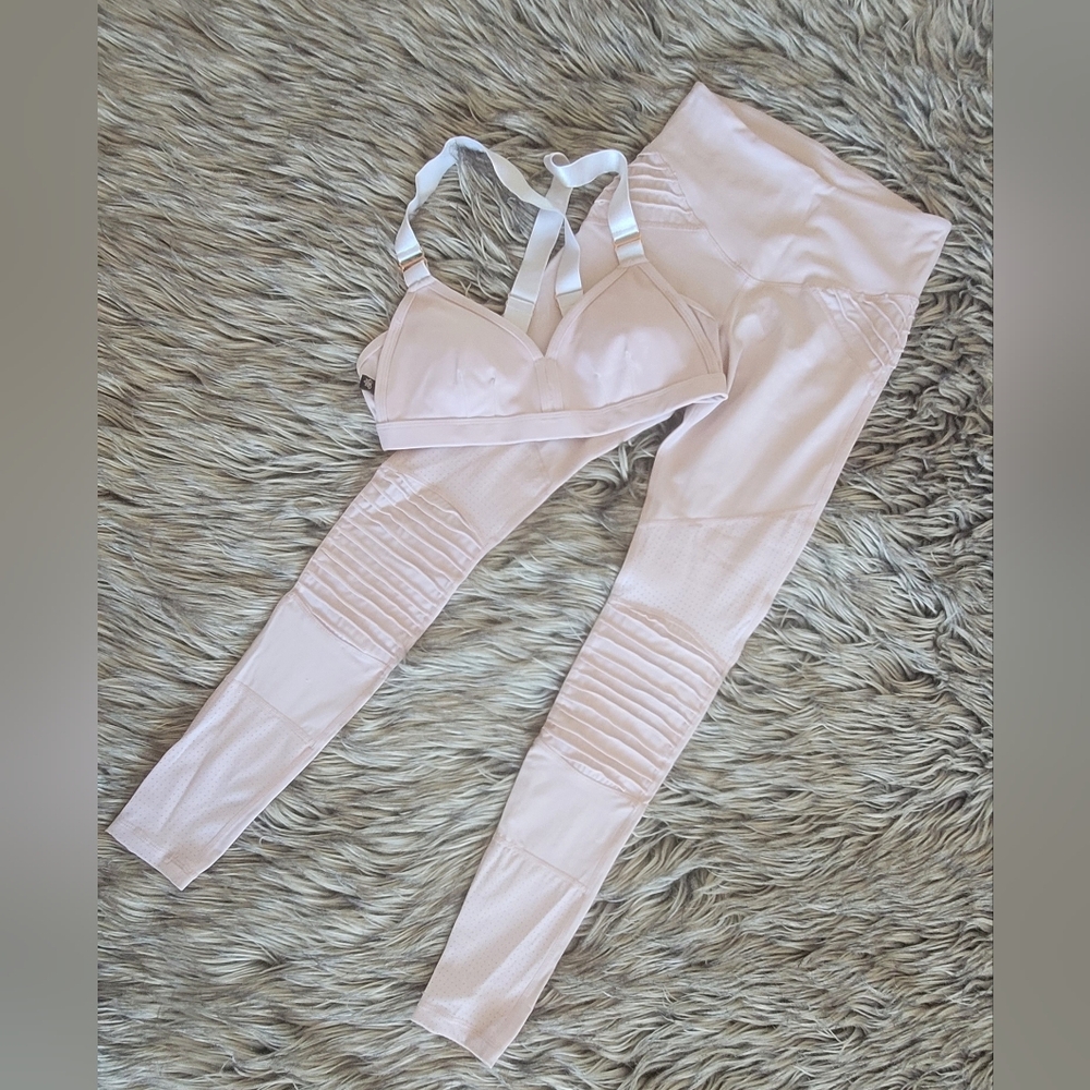 L'urv Pink Sports Bra and Leggings Set SMALL/XS